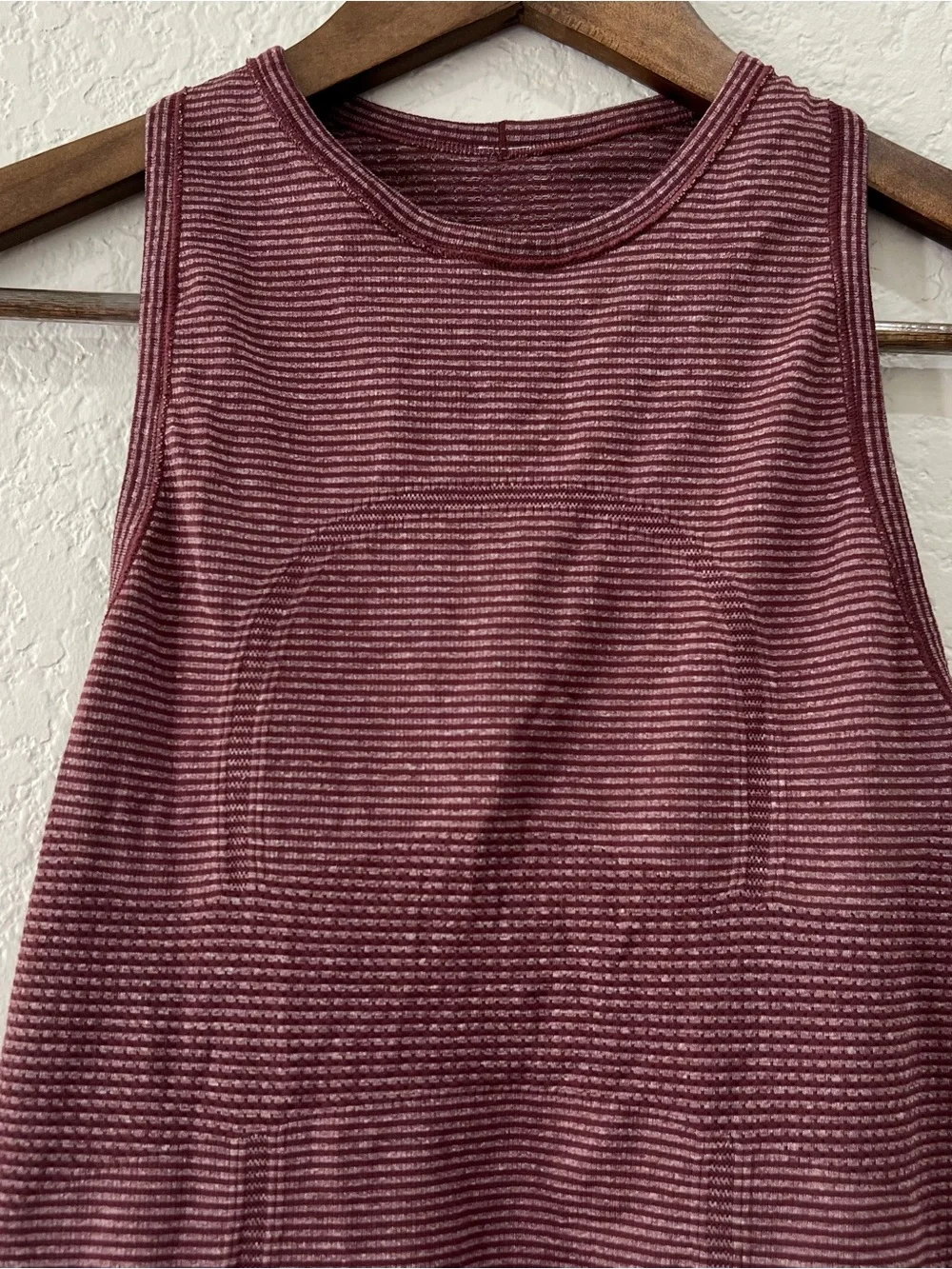 Lululemon Run: Swiftly Tech Tank Tonka Stripe Heathered Bordeaux Size 4
